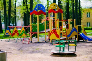 Муниципальные депутаты в августе проведут традиционные проверки детских площадок на соответствие их нормам безопасности