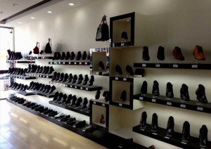 Больше всего обувных магазинов расположено в Южном округе – 363 точки продаж