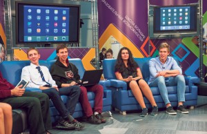 О своих достижениях школьники рассказали во время участия в ток-шоу на интернет-телеканале «Московский образовательный»