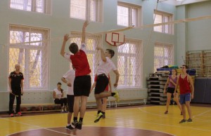 Урок физкультуры в гимназии "Ника", которая находится в районе Орехово-Борисово Южное