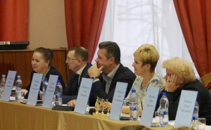 Среди жюри - депутат Елена Матвеенкова и руководитель аппарата совета депутатов Денис Беляевский