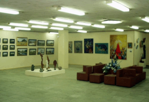 В центре «Авангард» открылась выставка картин Марии Троновой