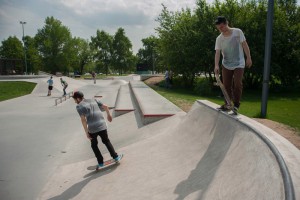 Скейтбордисты в парке "Садовники"