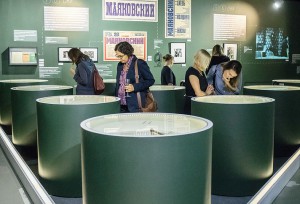В галерее 'На Шаболовке' открыта уникальная выставка 'Булгаков vs Маяковский'
