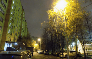 Восстановленное освещение во дворе дома 39, корпус 1 на улице Ясеневой