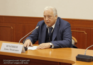 Заместитель мэра по вопросам социального развития Леонид Печатников