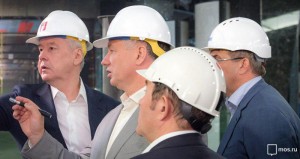 Мэр Москвы Сергей Собянин посмотрел строительные работы на Славянской площади