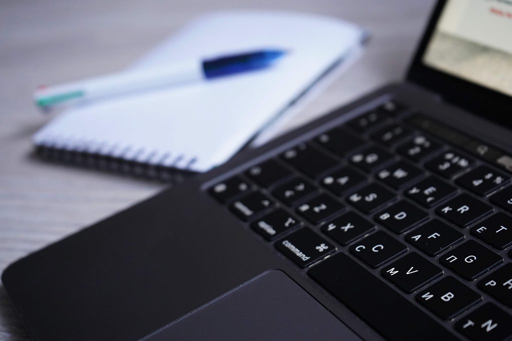 Сотрудники СЦ «Планета Семьи» пригласили горожан на викторину. Фото: Анна Быкова, «Вечерняя Москва»