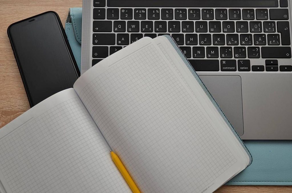 Девятиклассники из школы №949 готовятся к первым ОГЭ. Фото: Анна Быкова, «Вечерняя Москва»