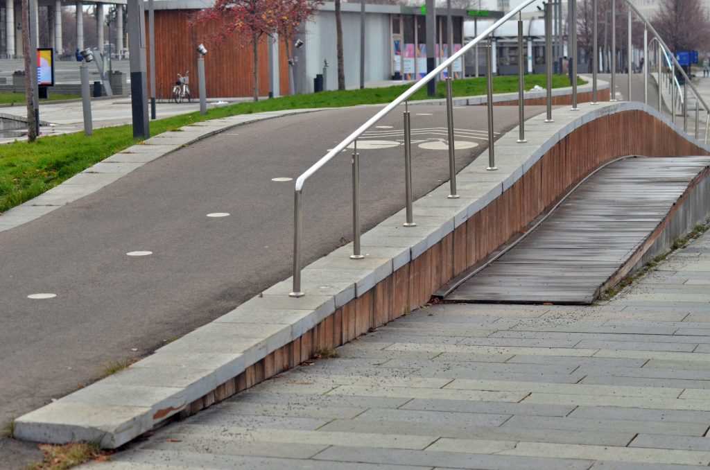 Около 20 тыс. участников выйдут 21 июня на Ночной забег в Москве. Фото: Анна Быкова, «Вечерняя Москва»