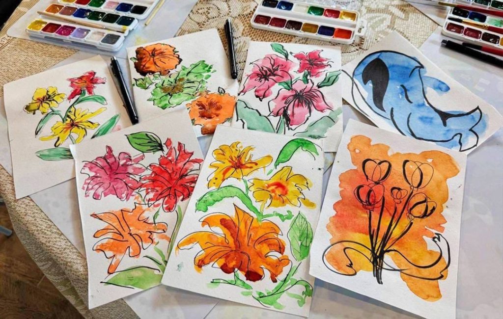 Студентка КДПИ имени Карла Фаберже провела творческий мастер-класс. Фото: официальная страница КДПИ имени Карла Фаберже в социальных сетях