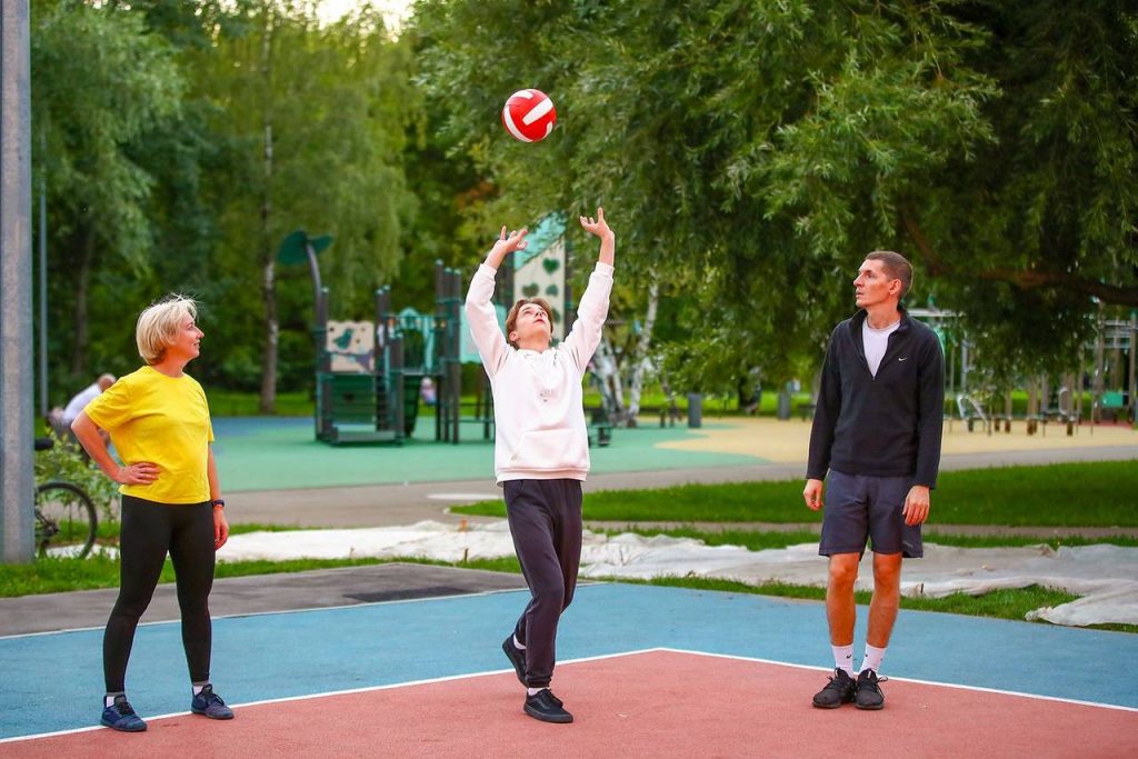 Тренировки в рамках проекта «Мой спортивный район» посетили 60 тысяч человек. Фото: пресс-служба Департамента спорта города Москвы