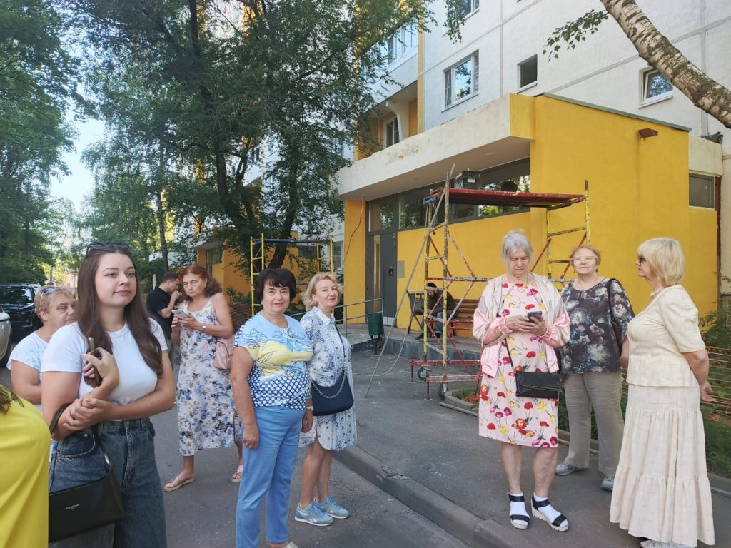 Плановый обход территорий состоялся в Орехово-Борисово Южном. Фото: страница управы района Орехово-Борисово Южное в социальных сетях