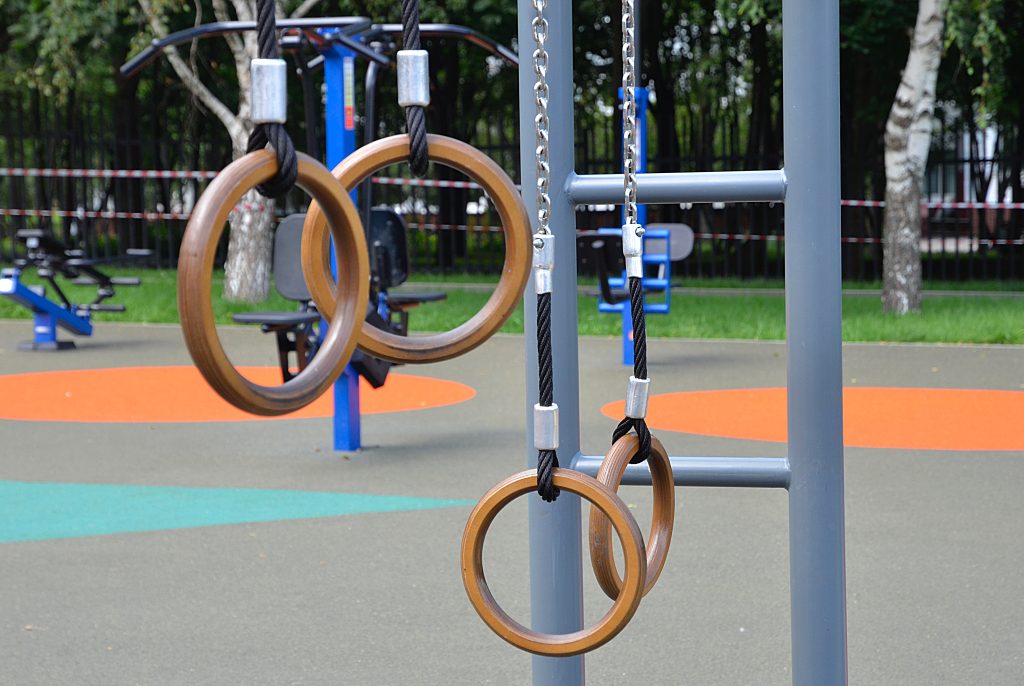 «Там на неведомых дорожках»: тематическую спортивную программу провели сотрудники ОКЦ ЮАО. Фото: Анна Быкова, «Вечерняя Москва»