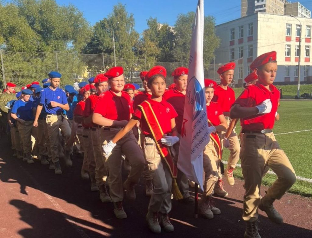 Ученики школы №1636 «НИКА» приняли участие в Параде юнармейского движения. Фото: страница школы №1636 «НИКА» в социальных сетях