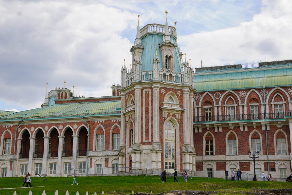 Сотрудники СЦ «Планета Семьи» проведут викторину на знание истории «Царицына». Фото: Ксения Догонашева, «Вечерняя Москва»