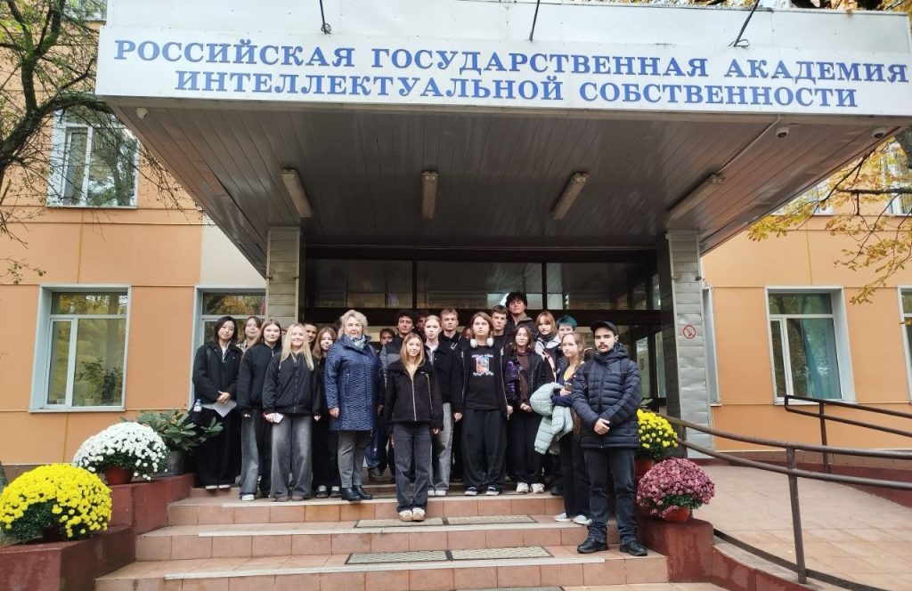 Ученики школы №1636 стали участникам программы «Предпрофессиональные каникулы». Фото: страница школы №1636 «НИКА» в социальных сетях