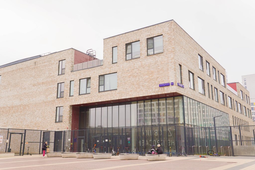 Школу №1636 «НИКА» включат в программу капитального ремонта в 2026 году. Фото: Ксения Догонашева, «Вечерняя Москва»