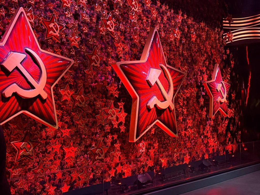 Мировые судьи Москвы почтили память героев Великой Отечественной войны. Фото: Пресс-служба Департамента по обеспечению деятельности мировых судей города Москвы