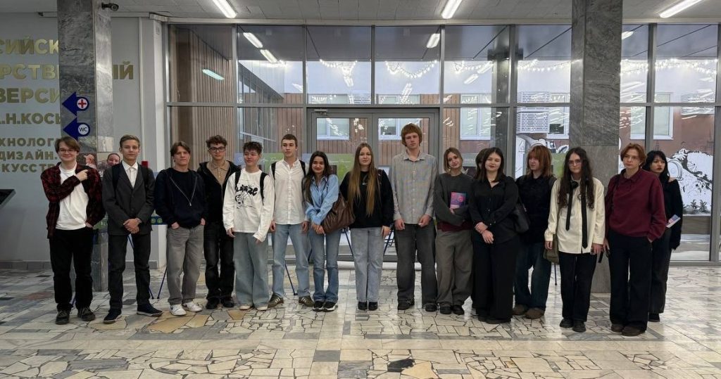 Ученики медиакласса школы №1636 «НИКА» приняли участие в церемонии посвящения в будущие профессионалы. Фото: страница школы №1636 «НИКА» в социальных сетях