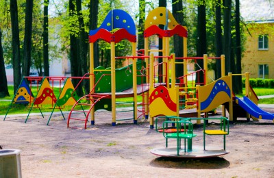 Муниципальные депутаты в августе проведут традиционные проверки детских площадок на соответствие их нормам безопасности