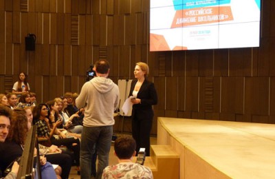 Яна Чурикова на слете юных журналистов