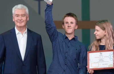 Победители Олимпиады мегаполисов получили памятные награды от мэра Москвы Сергея Собянина