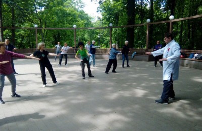 Занятия Цигун в Царицынском парке
