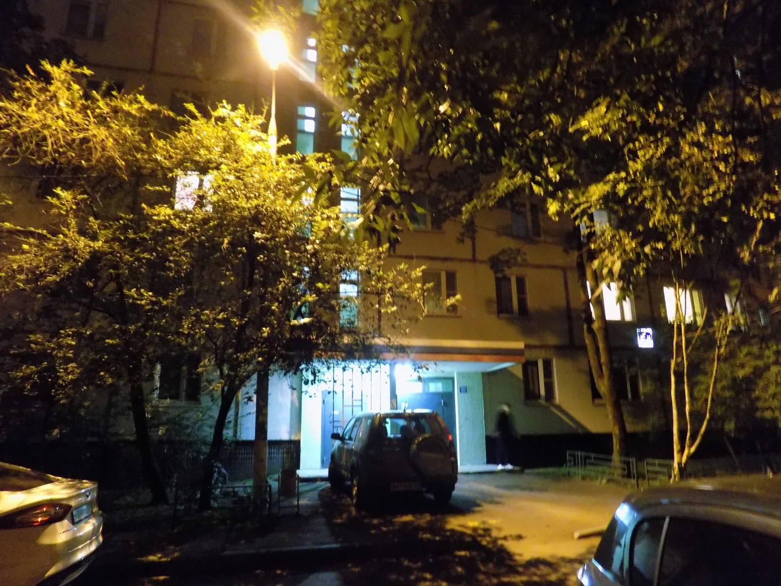 Уличное освещение восстановили в одном из дворов на Елецкой улице