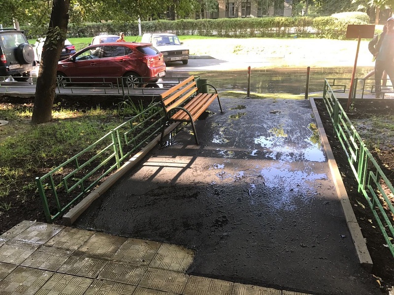 Отремонтированный асфальт в районе