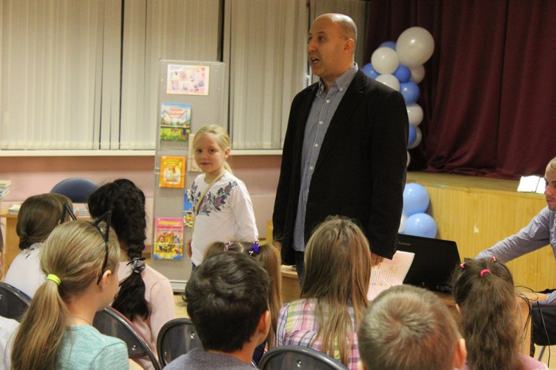 Валентин Постников