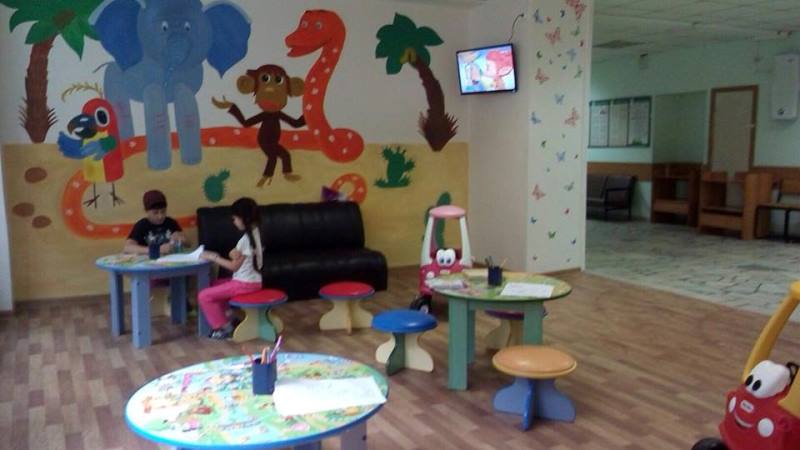 Игровая зона в детской поликлинике №12
