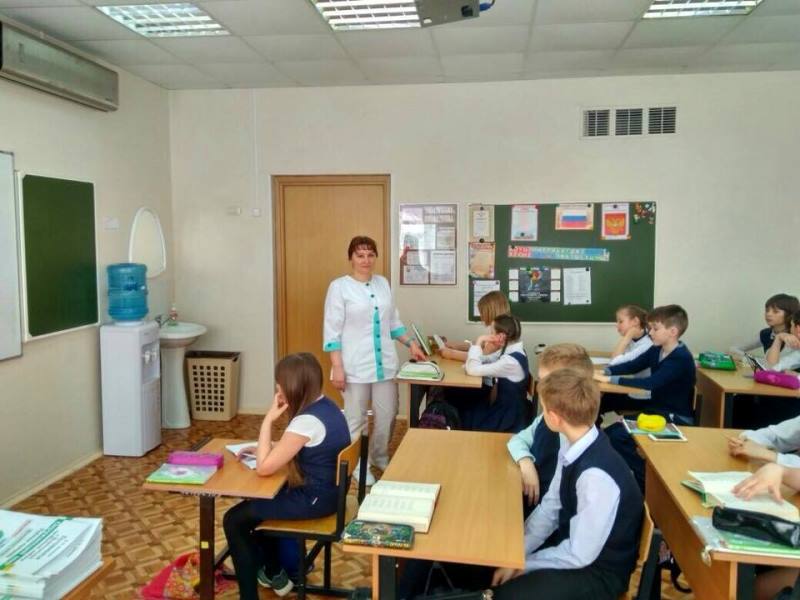 Сотрудники Детской городской поликлиники №12 провели лекцию