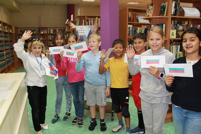 День государственного флага отметили в библиотеке "На Ясеневой"