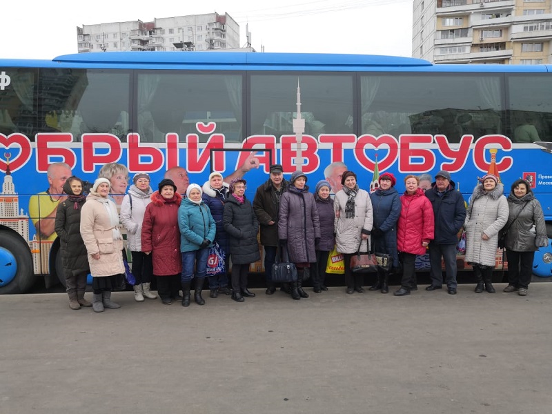 Добрый автобус, московское долголетие, ТЦСО "Орехово", Храм Христа Спасителя