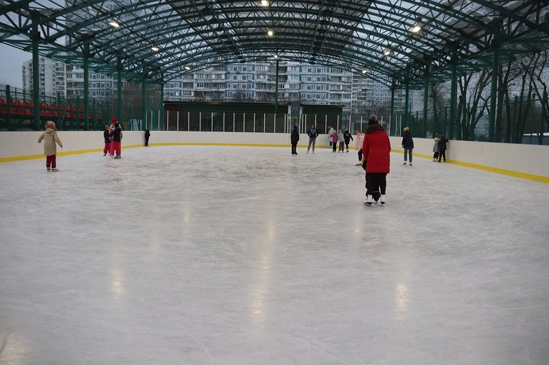 крытый каток крылатское. каток на северном речном вокзале 2022. каток в орехово борисово северное. закрытые катки в москве с прокатом коньков. закрытие катка парк горького.
