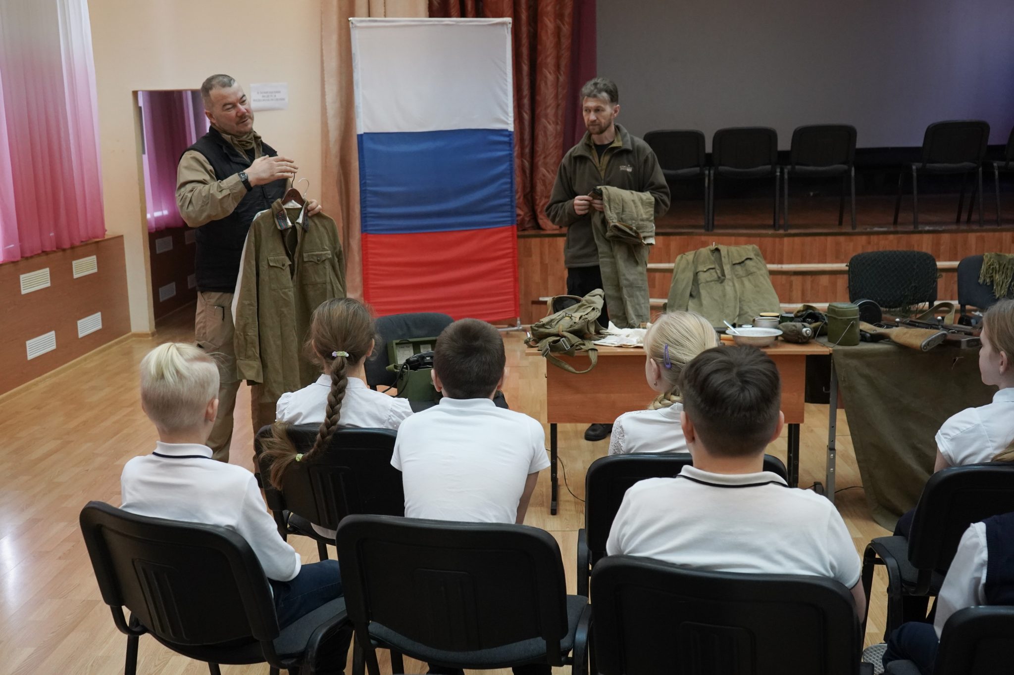 Военно патриотические мероприятия. Военно-патриотический совет. Военная школа. Фото военных на занятиях. Военно-патриотическая школа Нягань.