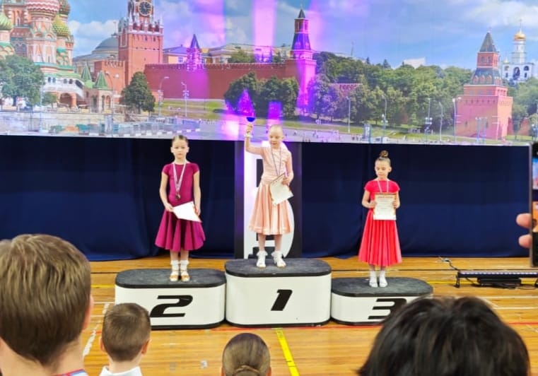 Воспитанница школы №1636 завоевала первое место на Кубке по танцам. Фото: страница школы №1636 в соцсетях