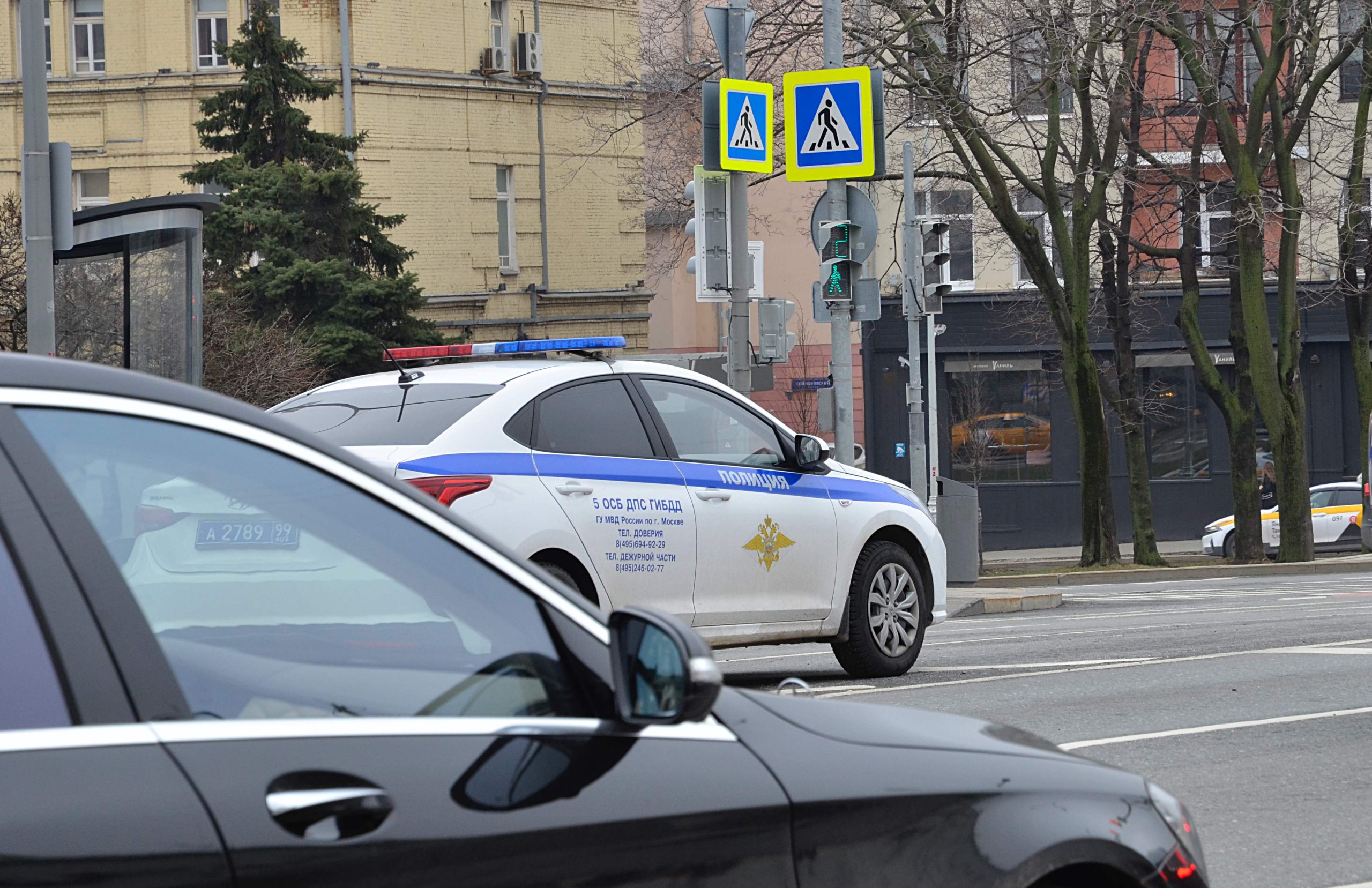 В районе Москворечье-Сабурово задержан подозреваемый в хранении наркотика. Фото: Анна Быкова, «Вечерняя Москва»