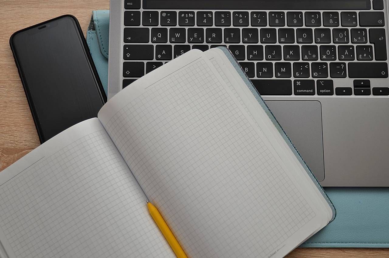 Девятиклассники из школы №949 готовятся к первым ОГЭ. Фото: Анна Быкова, «Вечерняя Москва»