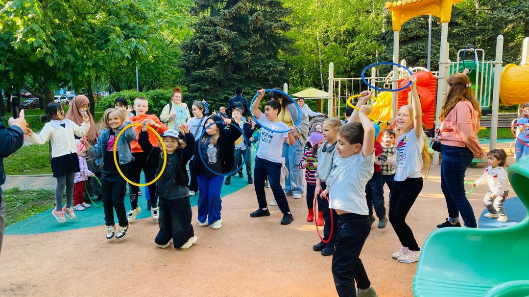 Сотрудники ЦДКиС «Юг столицы» провели спортивные программы для местных жителей. Фото: официальная страница ЦДКиС «Юг столицы» в социальных сетях