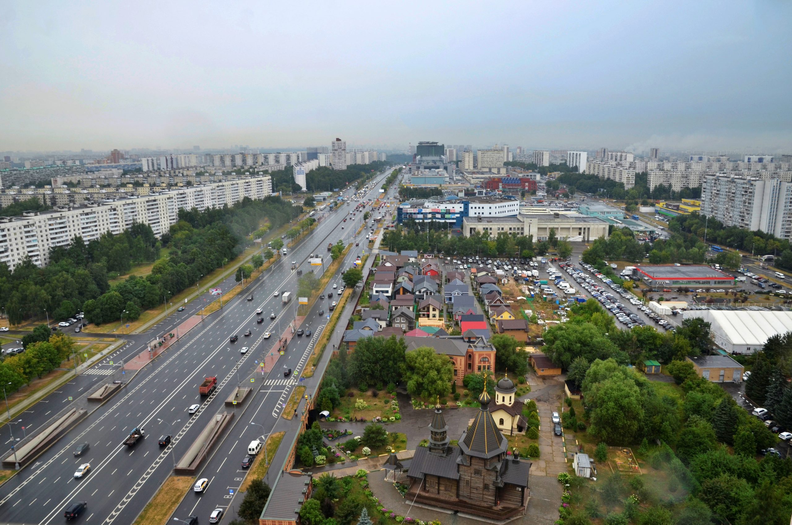 Обход территории провели сотрудники управы района Орехово-Борисово Южное. Фото: Анна Быкова, «Вечерняя Москва»