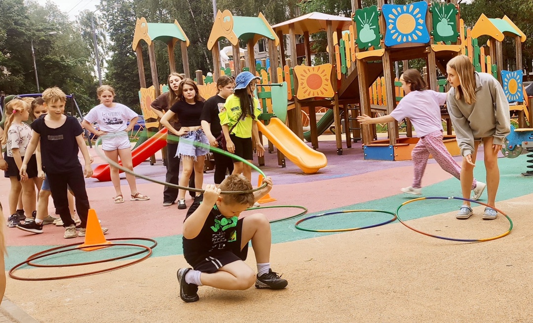 Сотрудники ЦДКиС «Юг столицы» провели спортивную программу «Супергерои». Фото: официальная страница ЦДКиС «Юг столицы» в социальных сетях