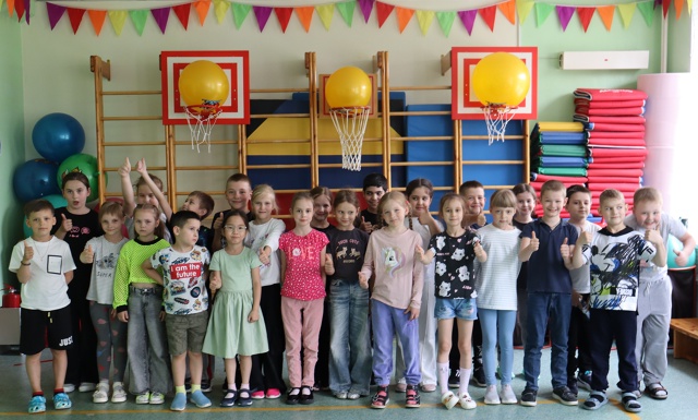 Мастер-класс по волейболу прошел в Летней школе №1636 «НИКА». Фото: официальная страница школы №1636 «НИКА» в социальных сетях