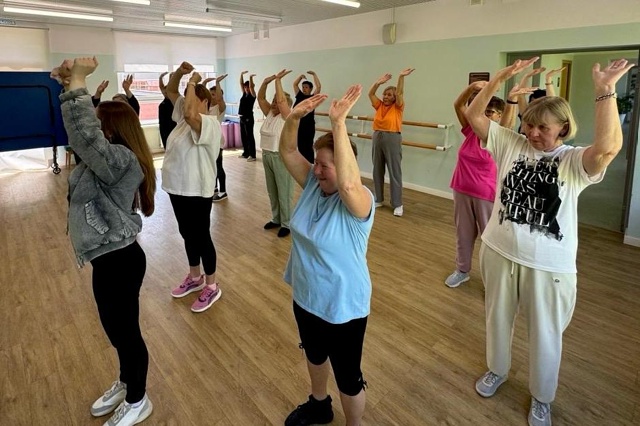 Сотрудники управы Орехова-Борисова Южного рассказали о бесплатных тренировках для горожан старшего возраста. Фото: официальная страница управы района Орехово-Борисово Южное в социальных сетях