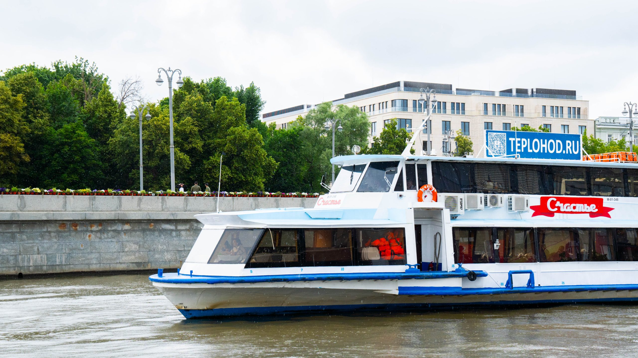 Участников «Московского долголетия» пригласили на речную экскурсию. Фото: Ксения Догонашева, «Вечерняя Москва»