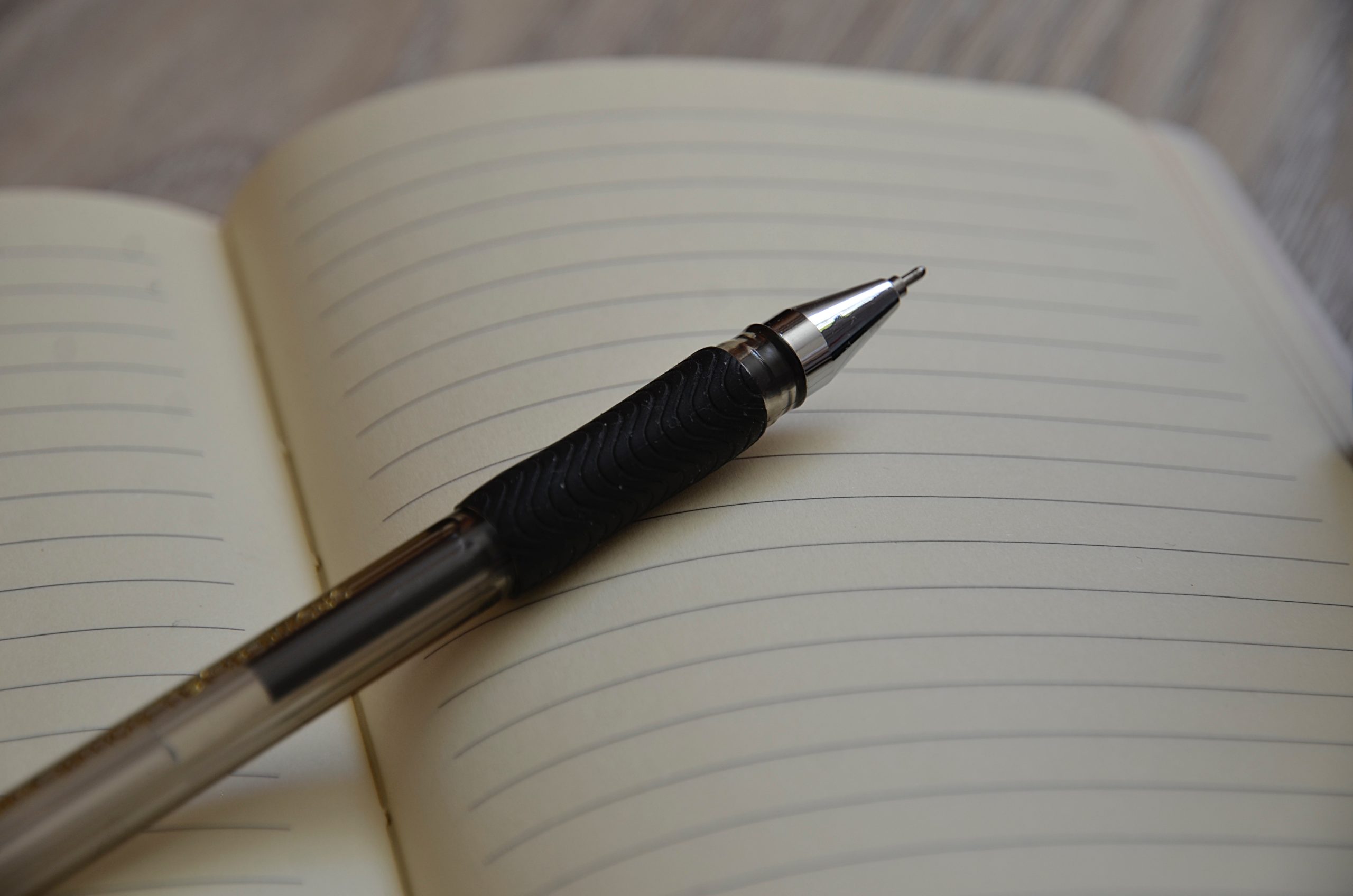 Студентка КДПИ имени Карла Фаберже приняла участие в проекте «Стажировки». Фото: Анна Быкова, «Вечерняя Москва»