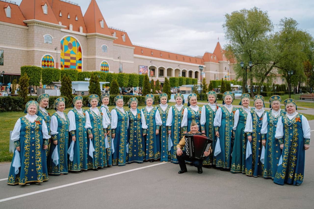 Представители ТКС «Орехово» объявили набор в хор русской песни «Московские окна». Фото: Telegram-канал Территориальной клубной системы «Орехово»