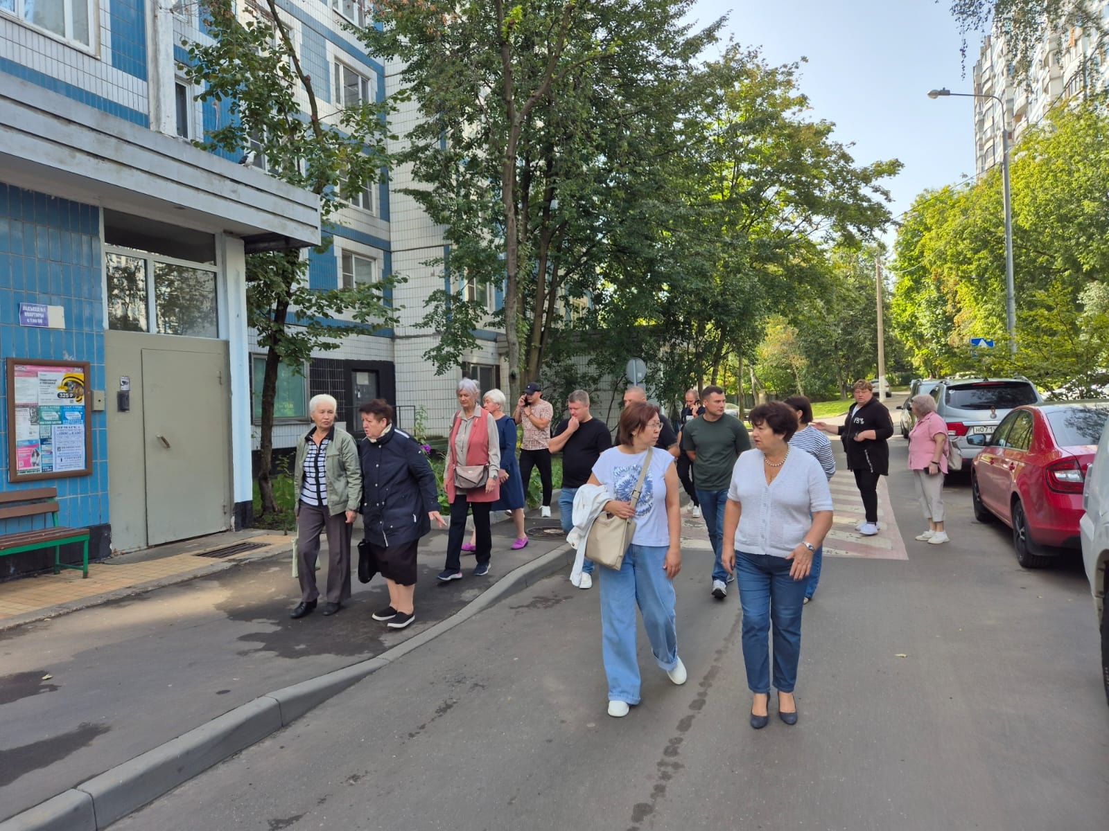 Глава управы района Орехово-Борисово Южное провела обход территорий. Фото: страница управы района Орехово-Борисово Южное в социальных сетях