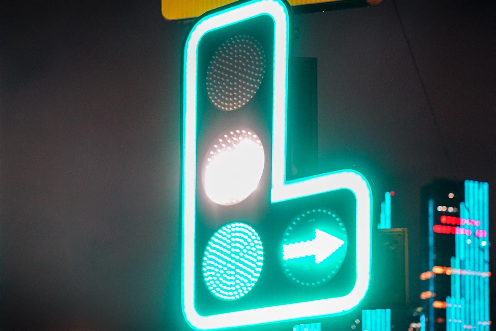 Светофор с контурной подсветкой протестируют в Орехове-Борисове Южном. Фото: пресс-служба Департамента транспорта и развития дорожно-транспортной инфраструктуры города Москвы